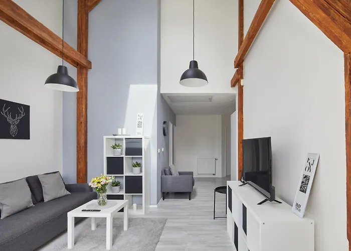 Prague Days - Bright Apartments - Fast Wifi - Quiet Area